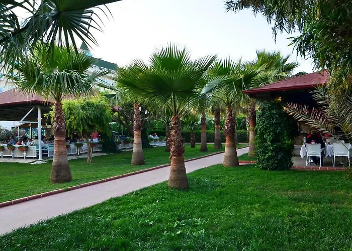 Royal Garden Suite Hotel